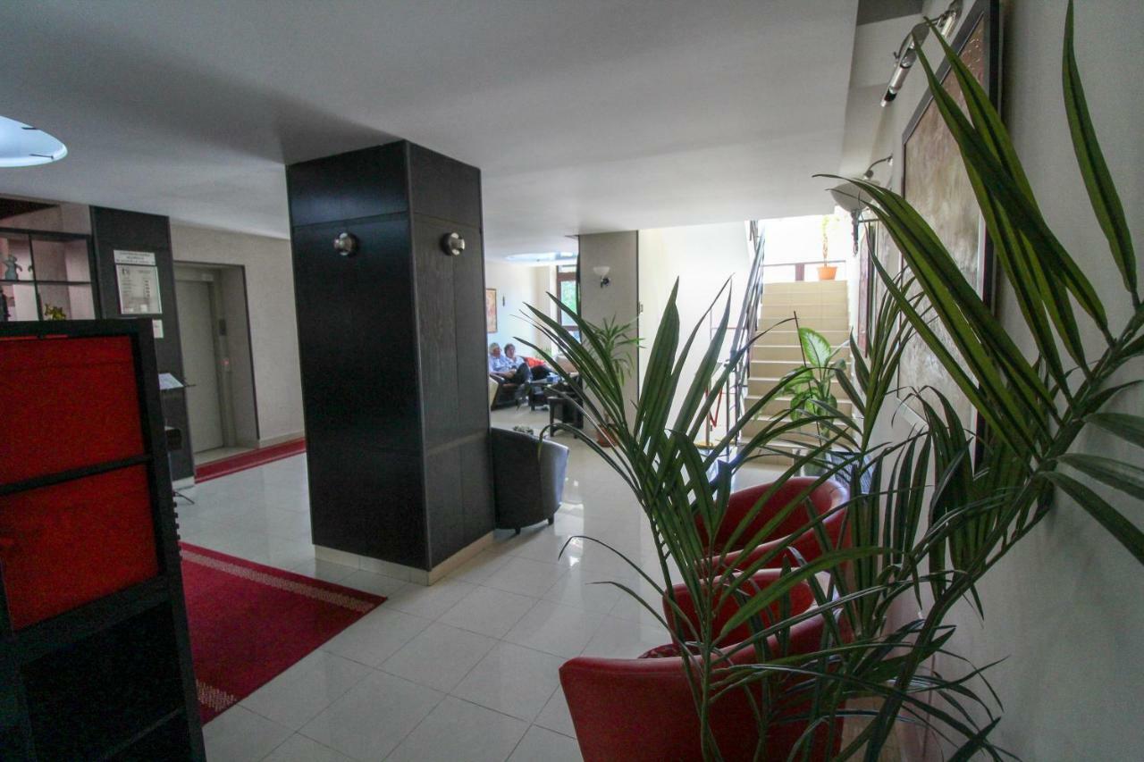 Hotel Razvan Bucharest Exterior photo