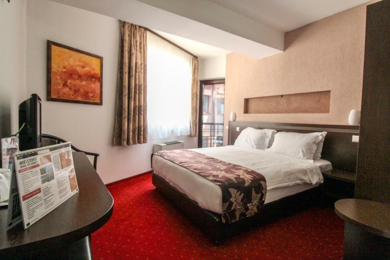 Hotel Razvan Bucharest Exterior photo