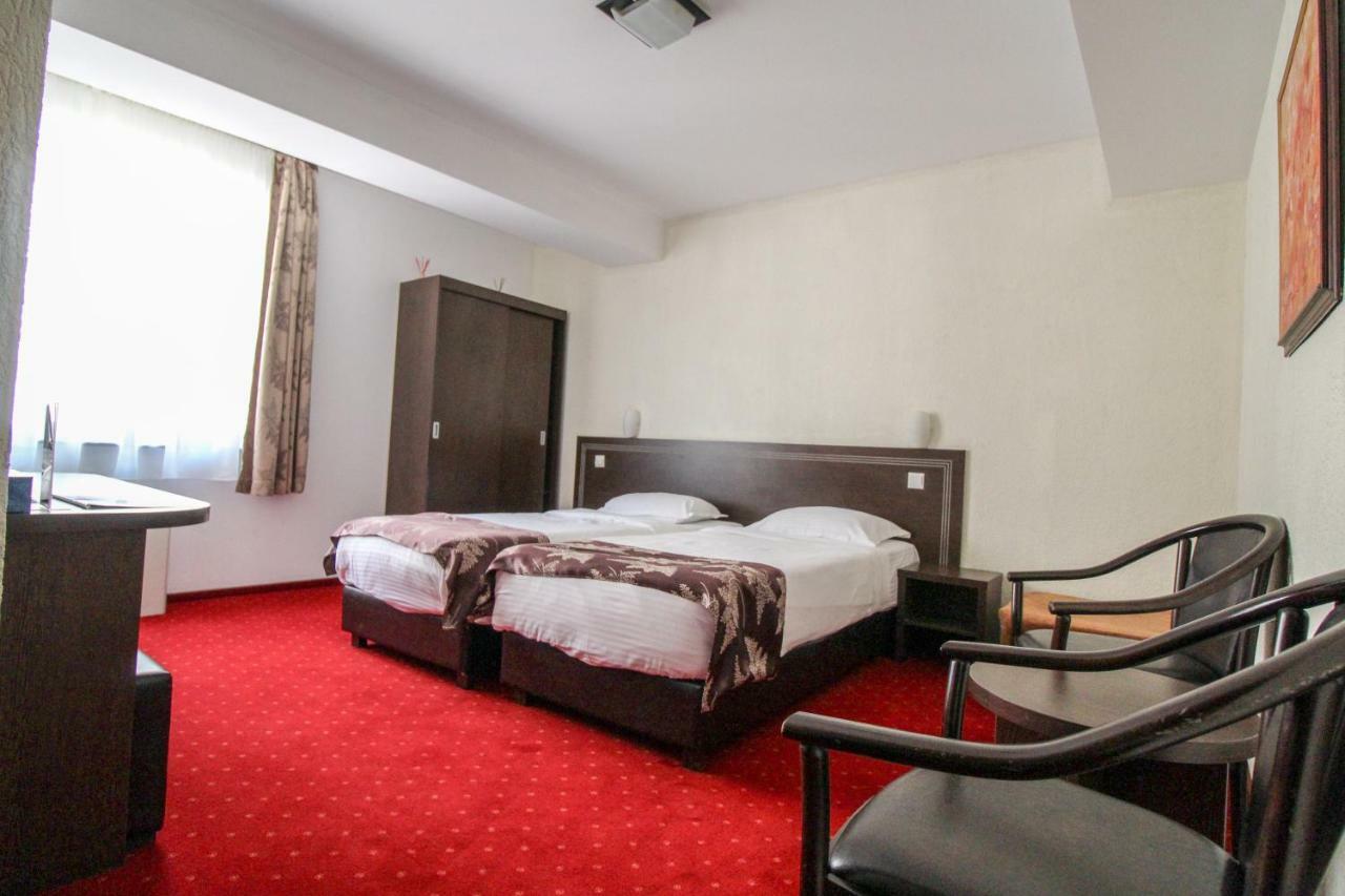 Hotel Razvan Bucharest Exterior photo