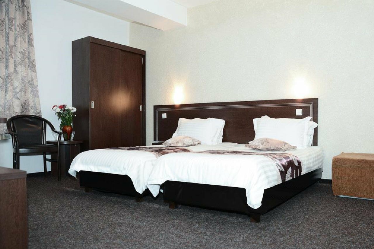 Hotel Razvan Bucharest Exterior photo