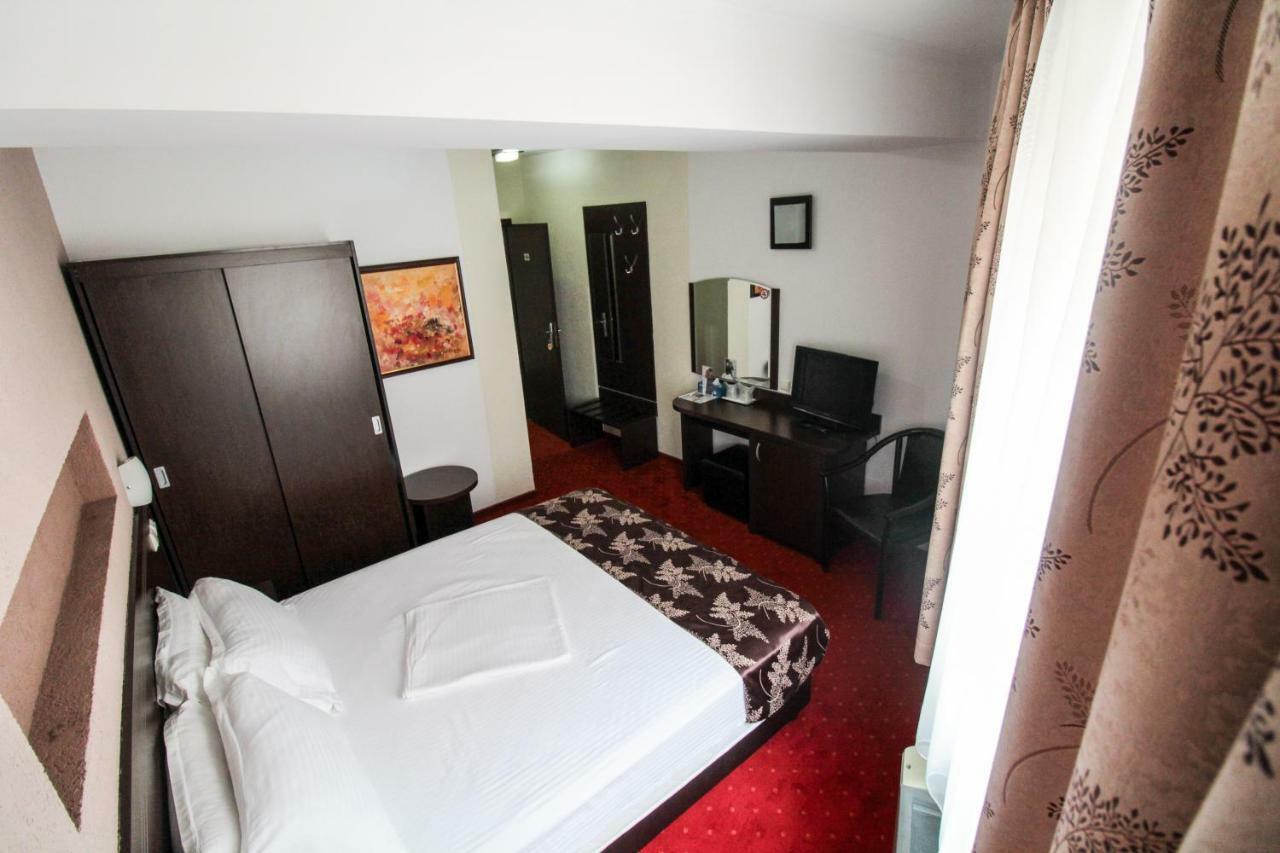 Hotel Razvan Bucharest Exterior photo