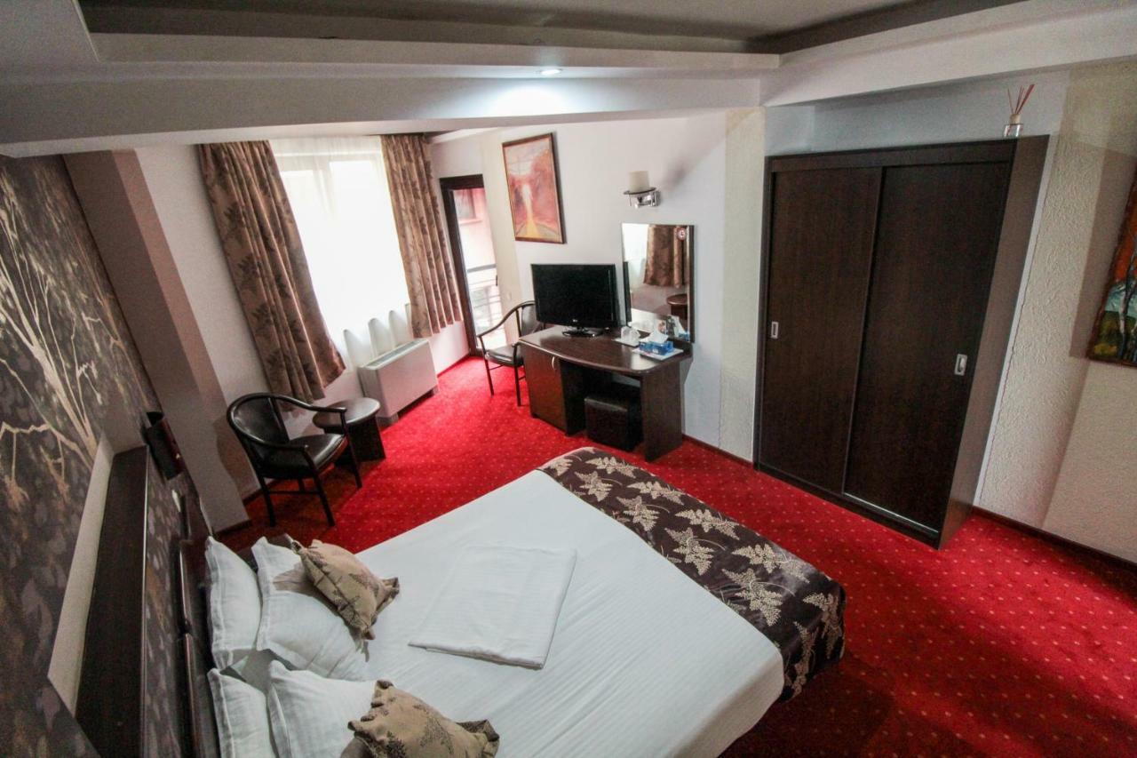 Hotel Razvan Bucharest Exterior photo