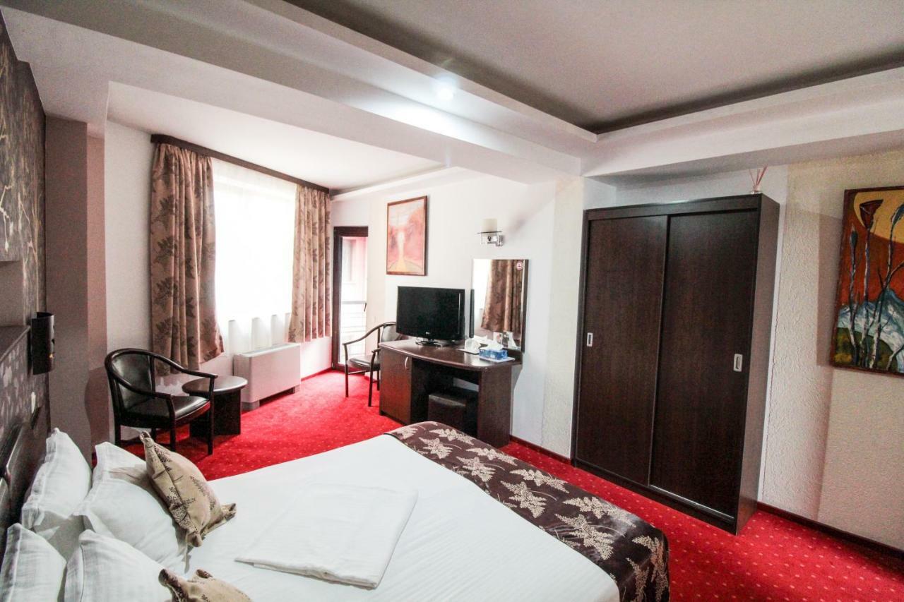 Hotel Razvan Bucharest Exterior photo